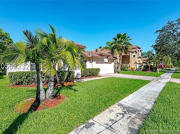 3rd image of 18421 NW 11th St