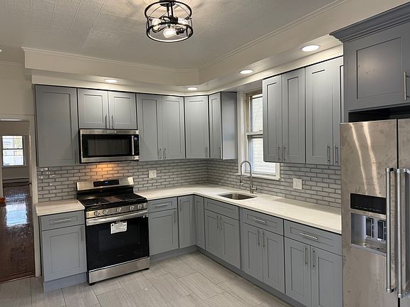 3rd image of 714 Kennedy Blvd #1