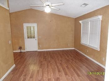 5th image of 21 Black Jack Mountain Cres