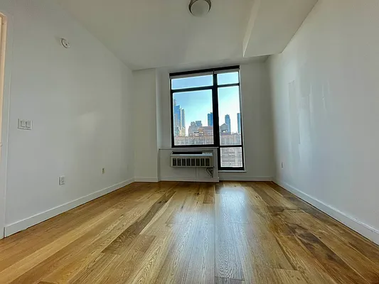 Rented by EXR | media 6