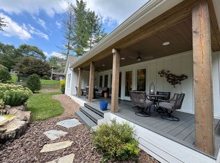 13 Harbeck Dr, Weaverville, NC 28787