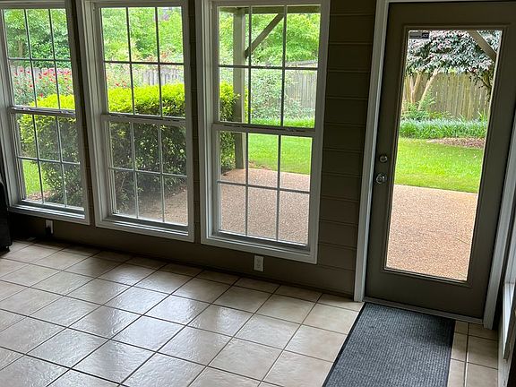 4th image of 809 Ashland Dr