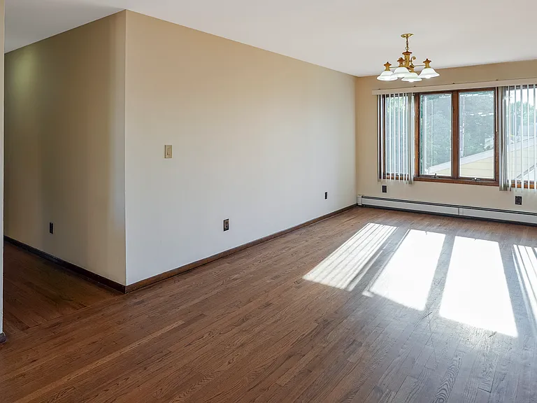 77 Highland Pl #2 — Photo 4