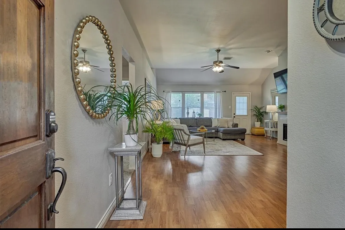 1938 Kelona Dr — Photo 2