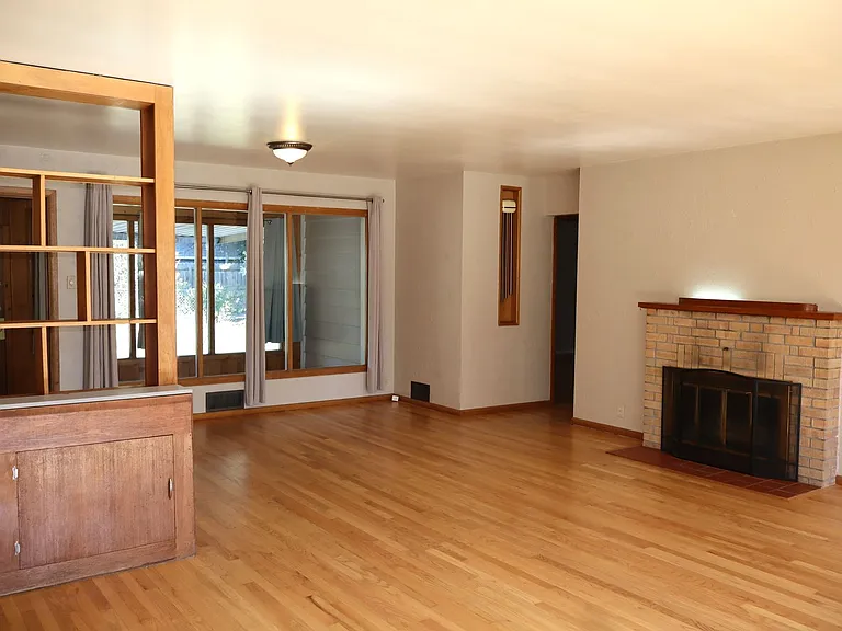 150 Circle Dr — Photo 2