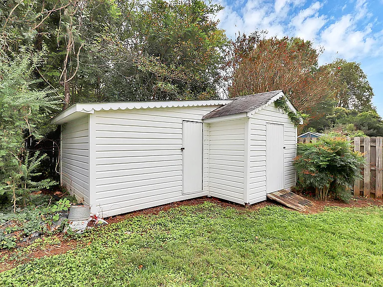 307 Ethan Ln — Photo 34