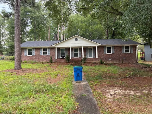 3745 Creekview Cir, Atlanta, GA 30349