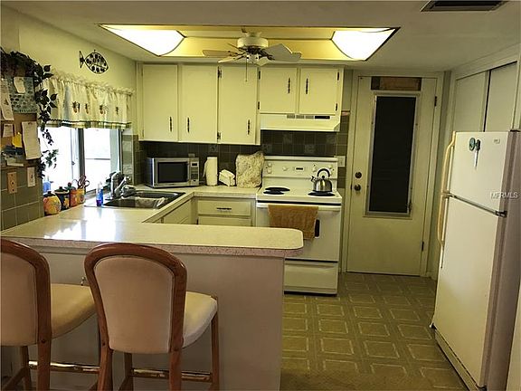5th image of 3664 Rockaway Dr