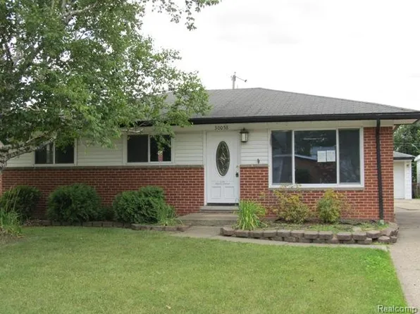 30058 Lisch St, Gibraltar, MI 48173