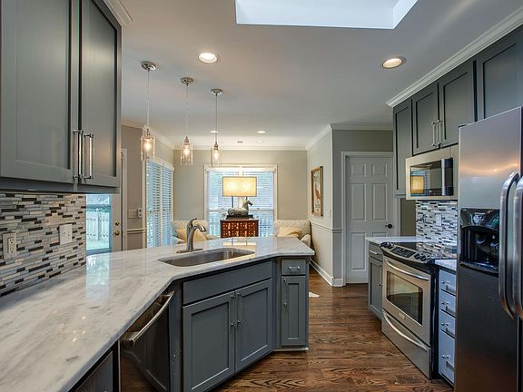 5th image of 705 Collins Trace Ct