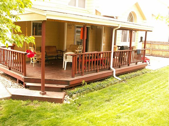 CUSTOM BACK YARD DECK