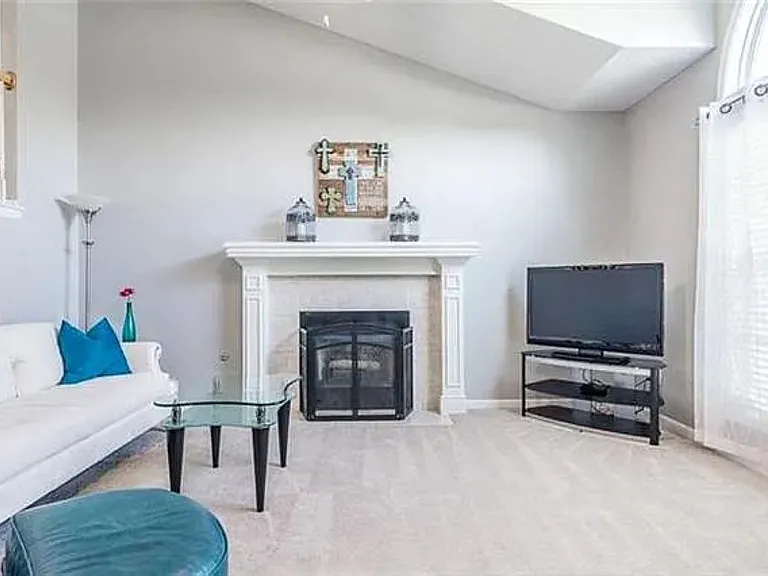 16232 S Stagecoach Dr — Photo 3