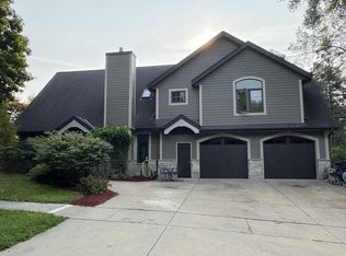 109 Riverview Dr, Waterford, WI 53185