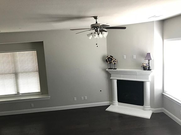 3rd image of 4206 Shavano Dr