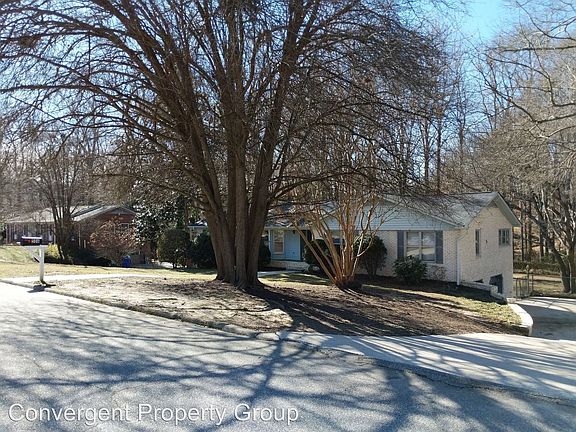 3rd image of 506 Poinsettia Dr