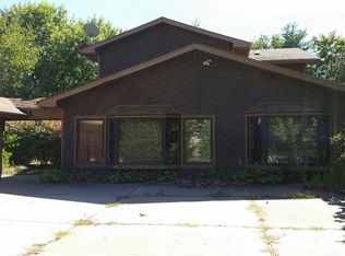 120 Lake Indian Hills Dr, Carbondale, IL 62902