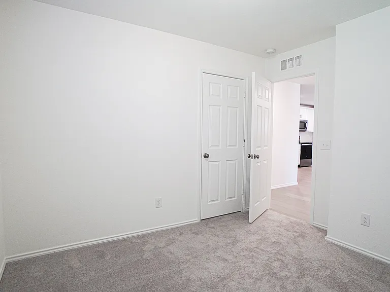 2043 Pleasant Knoll Cir — Photo 12