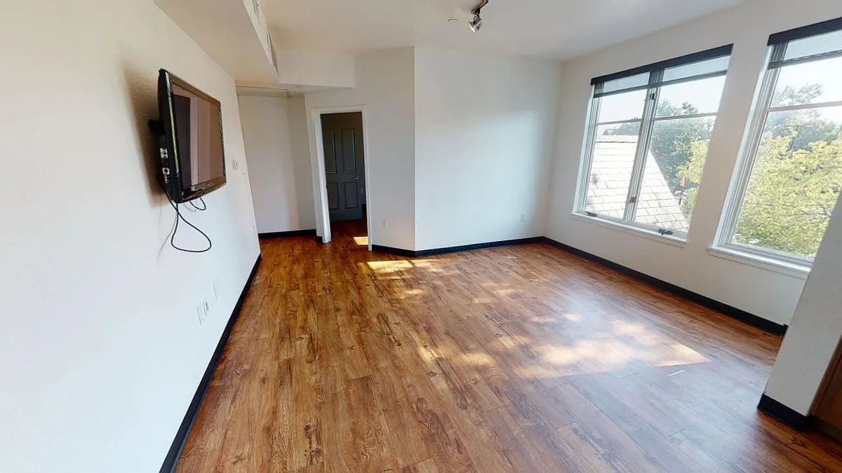 Building Photo - 1143 13th St #5C