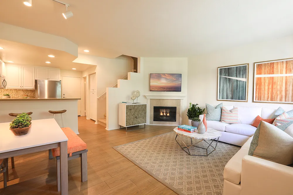 Newport Bluffs Apartment Village — Photo 1