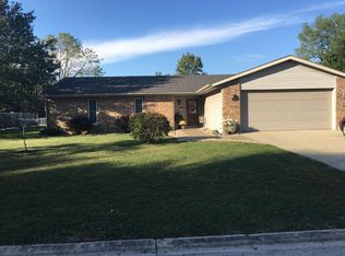 1400 W Tree Ln, Muncie, IN 47302