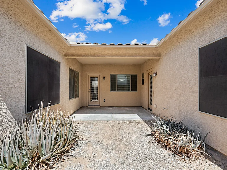 15929 W Custer Ln — Photo 15