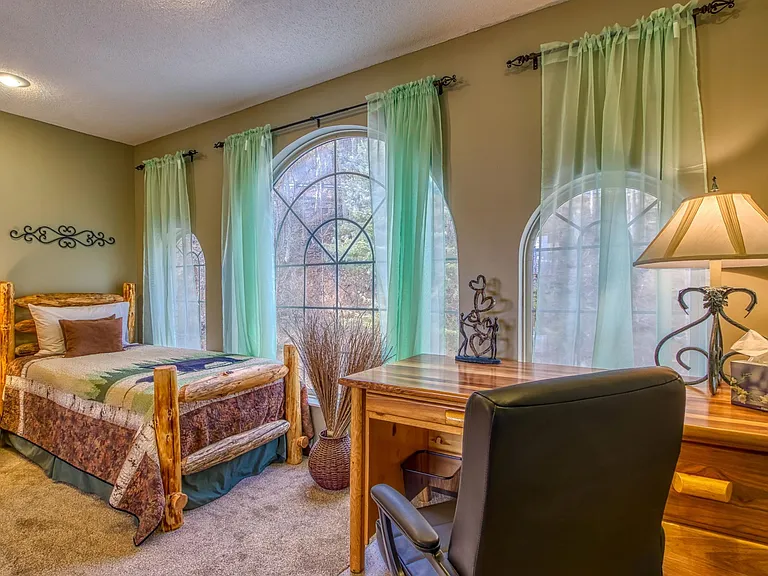 905 Smoky Bears Way — Photo 41