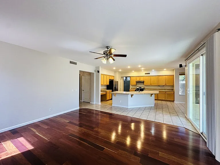 672 W Raven Dr — Photo 4