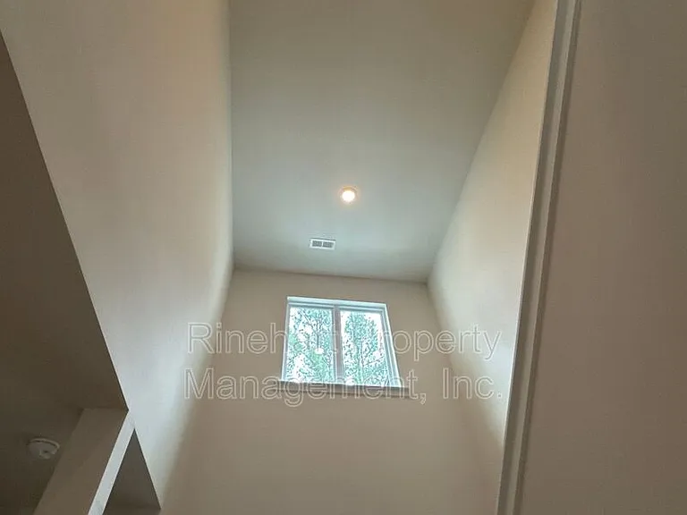 328 Ginsberg Rd — Photo 9