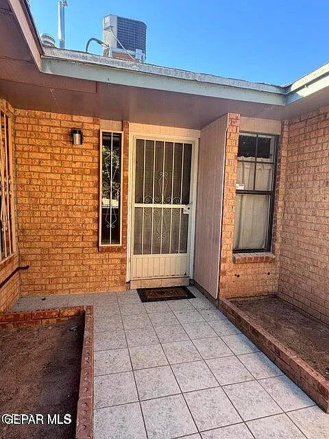 3 bed, 3.0 bath, 1884 sqft, $1,800 — Photo 4