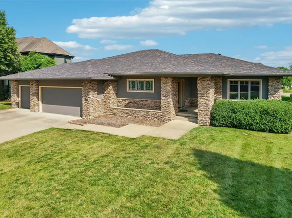 4303 161st St, Urbandale, IA 50323