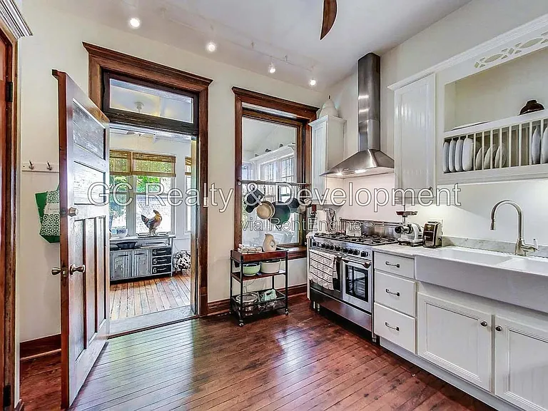 4936 S Saint Lawrence Ave — Photo 3
