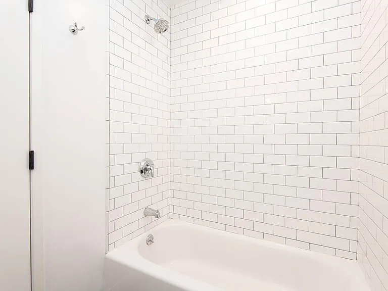 3933 Marathon St #105-B — Photo 14