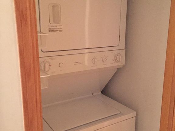 4th image of 2537 N Southport Ave #3HG