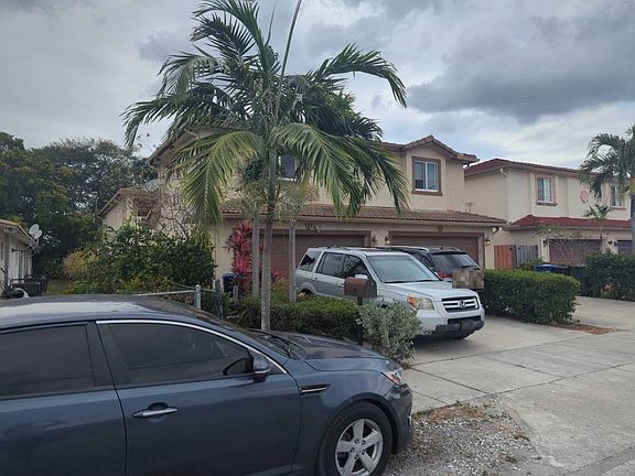4th image of 725 NW 2nd St
