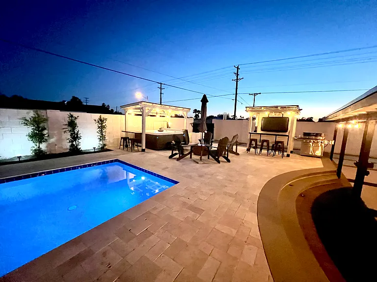 8201 E Mitchell Dr — Photo 31