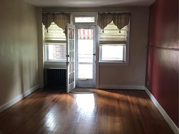 3rd image of 742 Washington Park APT C3