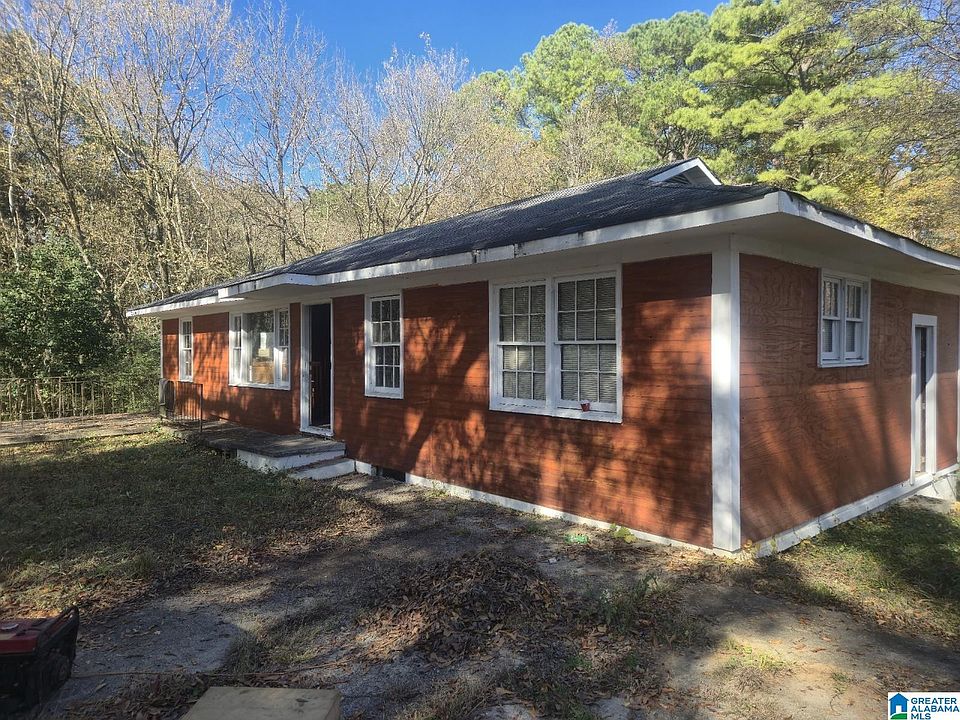 1st image of 900 Ridge Pl #4