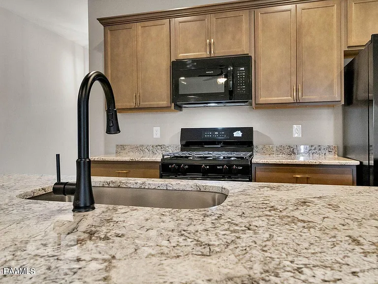 111 Segovia Way — Photo 5