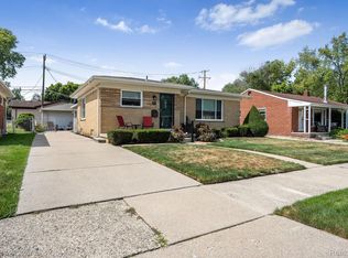 8233 N Evangeline St, Dearborn Heights, MI 48127