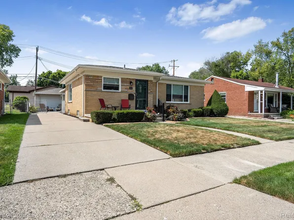 8233 N Evangeline St, Dearborn Heights, MI 48127