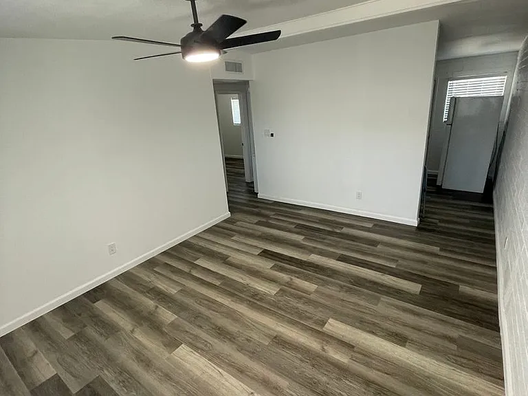 9361 W Polk St #4 — Photo 5