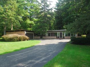 94 Lincolnshire Dr, Lincolnshire, IL