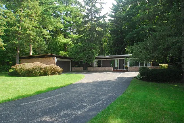 94 Lincolnshire Dr photo 1