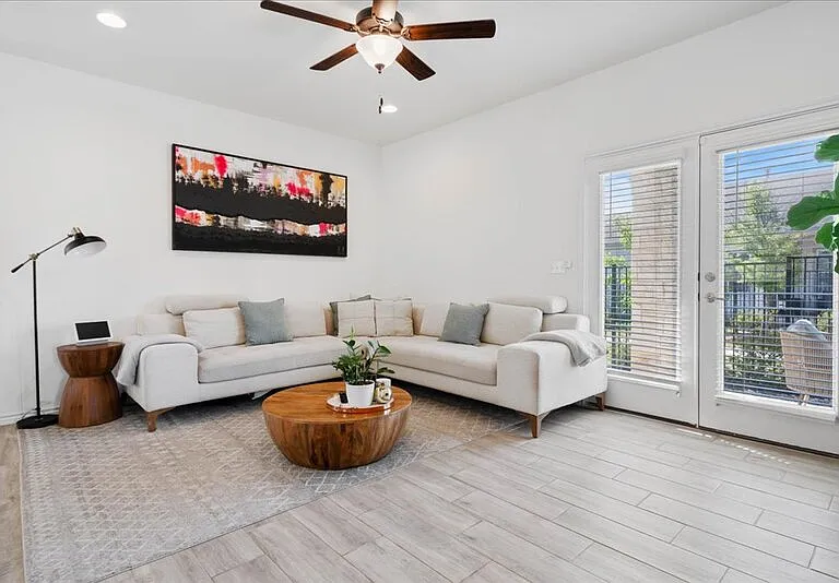 9015 Looksee Ln — Photo 17