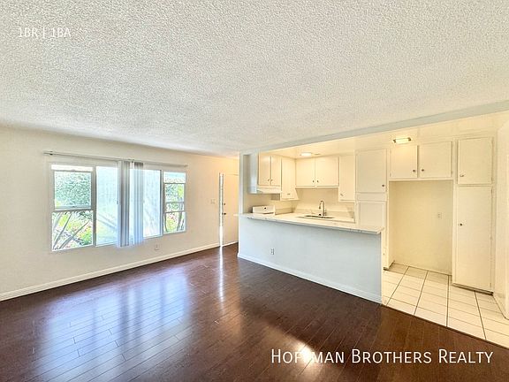 2nd image of 3718 Mentone Ave #3