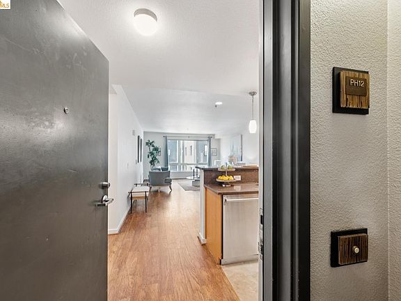 2nd image of 1511 Jefferson St #Penthouse 12