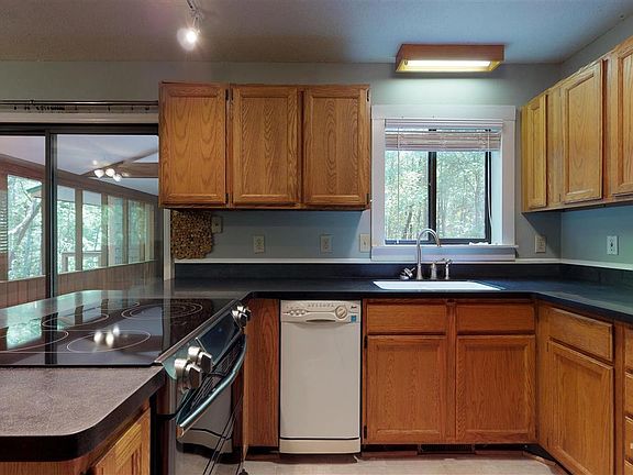 5th image of 2106 Western Park Ln