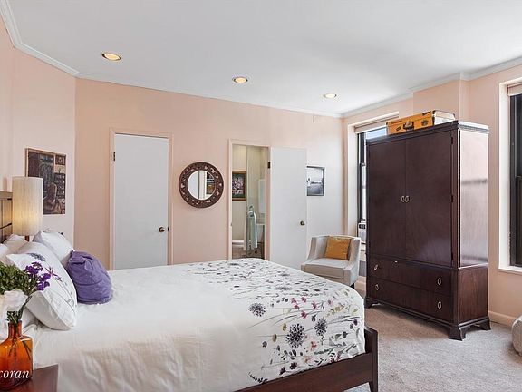 4th image of 51 W 81st St #12CD