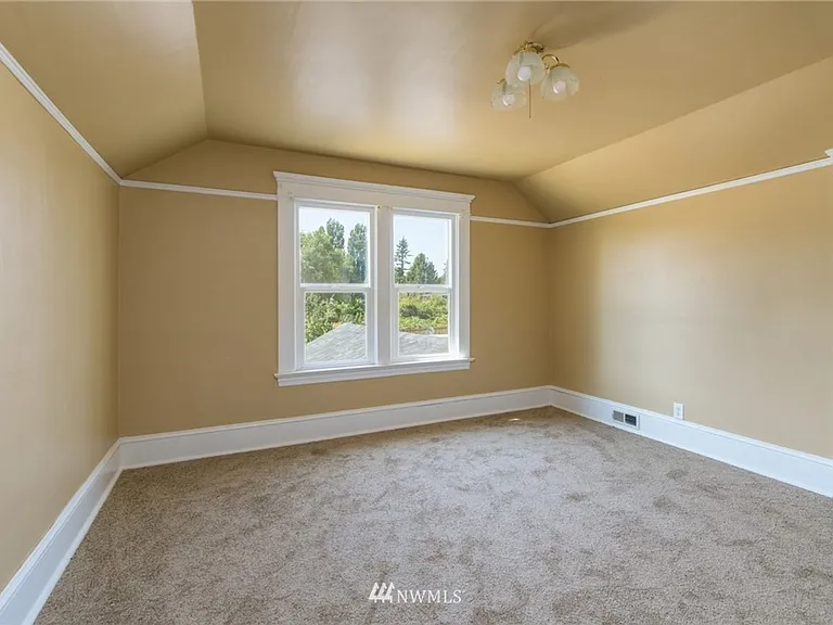 5723 3rd Ave — Photo 15