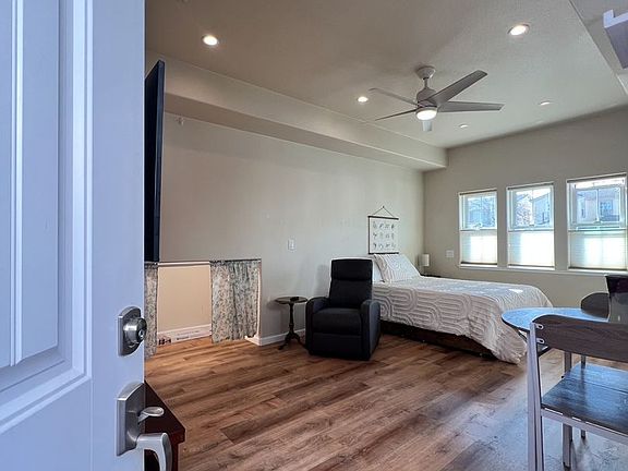 2nd image of 22 Summerbrooke Cir